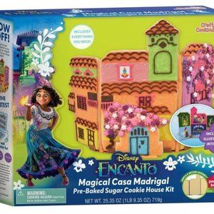 Disney Encanto Holiday Magical Casita Madrigal Sugar House Kit - 25.36oz